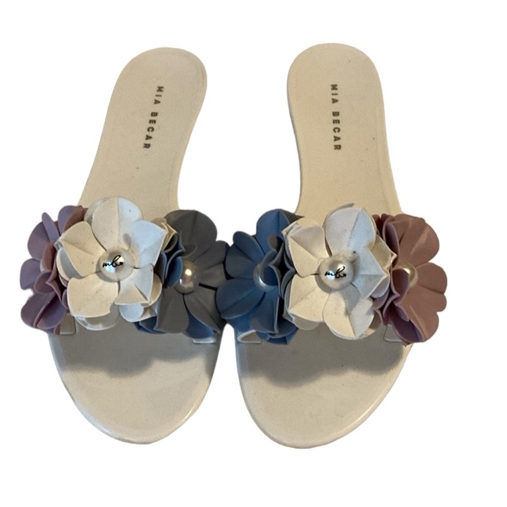 Mia Becar Maggie slide/shoes , white with blue and mauve flowers, size 40=9